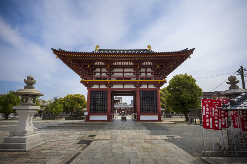 Great West Gate
(Gokurakumon)